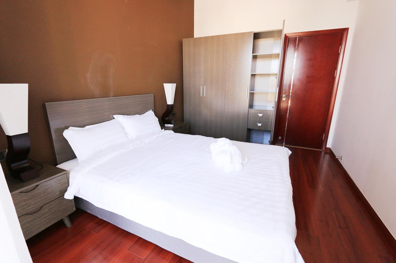 Eastland Hotel & Apartment Phnom Penh Exterior foto