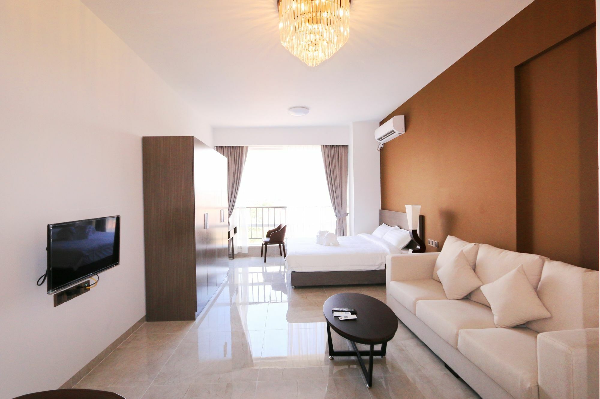 Eastland Hotel & Apartment Phnom Penh Exterior foto