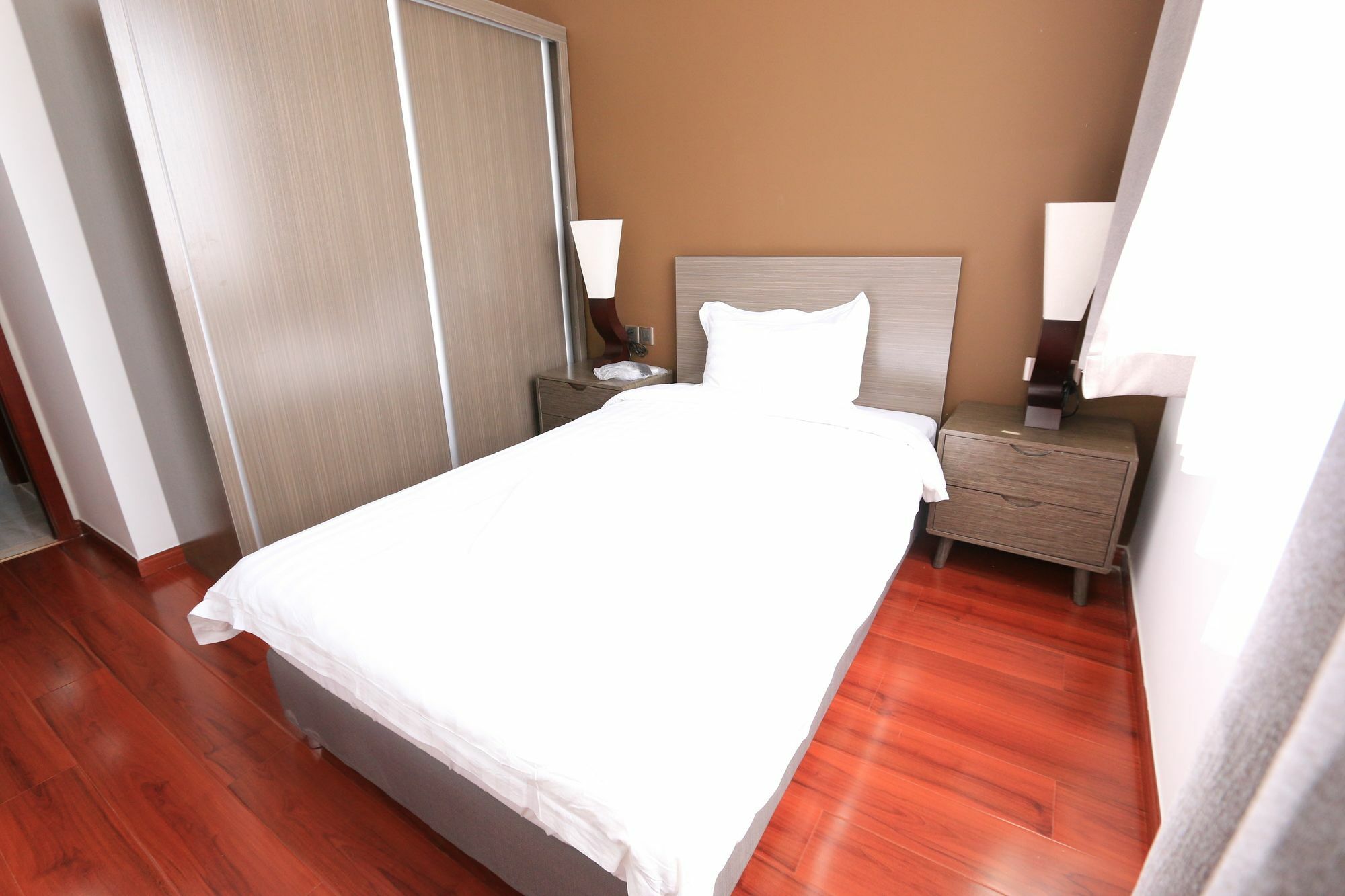 Eastland Hotel & Apartment Phnom Penh Exterior foto