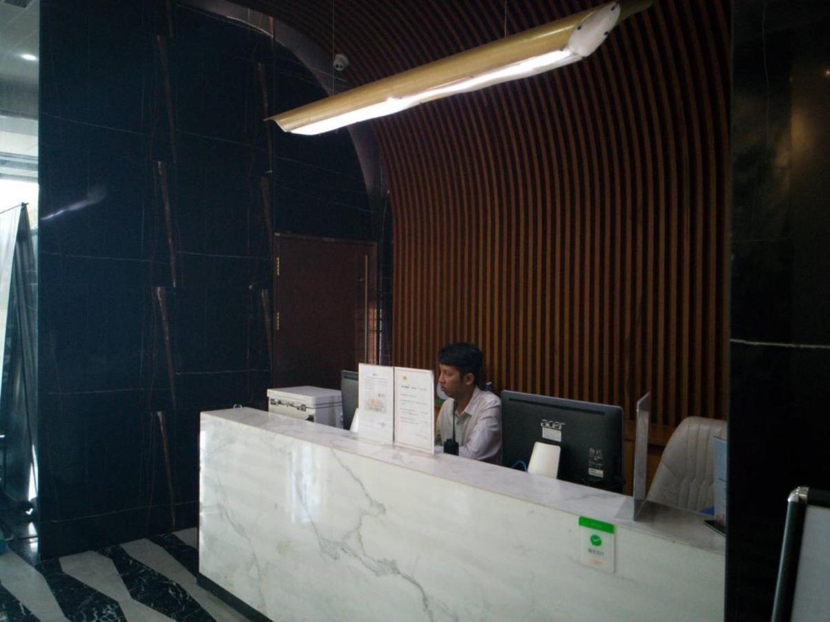 Eastland Hotel & Apartment Phnom Penh Exterior foto