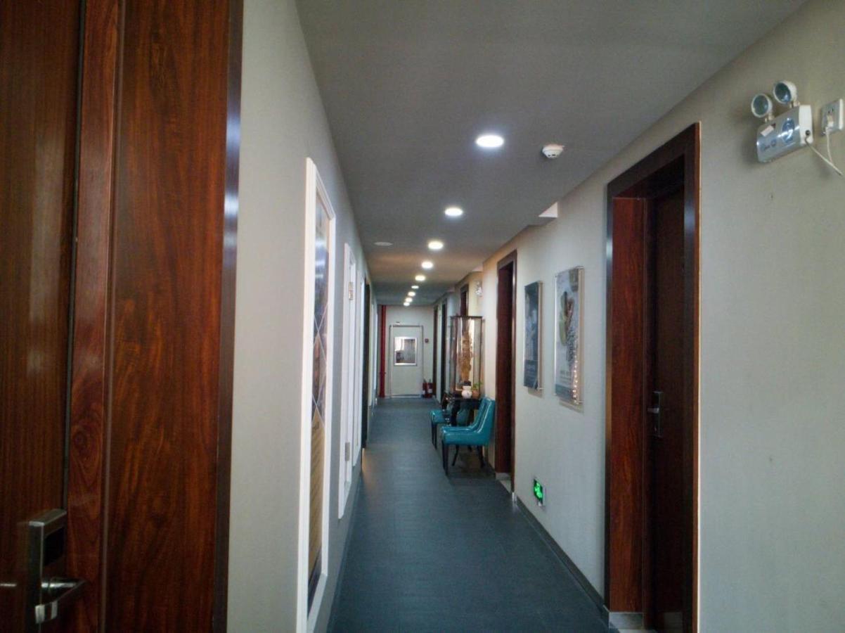 Eastland Hotel & Apartment Phnom Penh Exterior foto